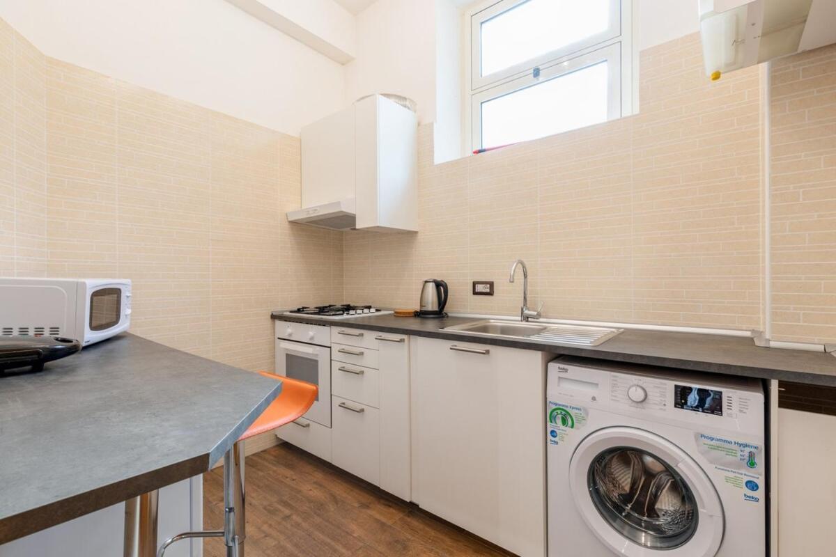 Appartement Style Julia 50 Mt From Colosseum Rome