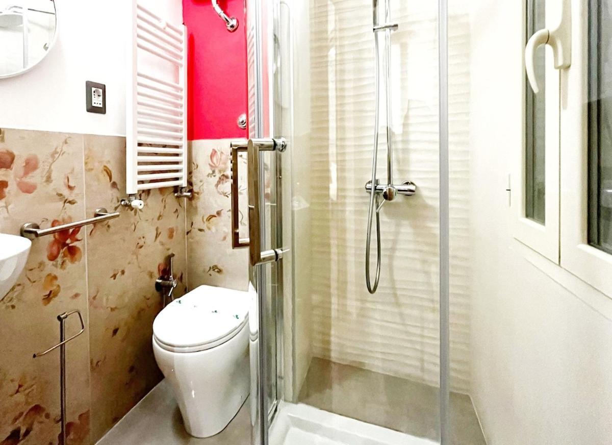 Appartement Style Julia 50 Mt From Colosseum *